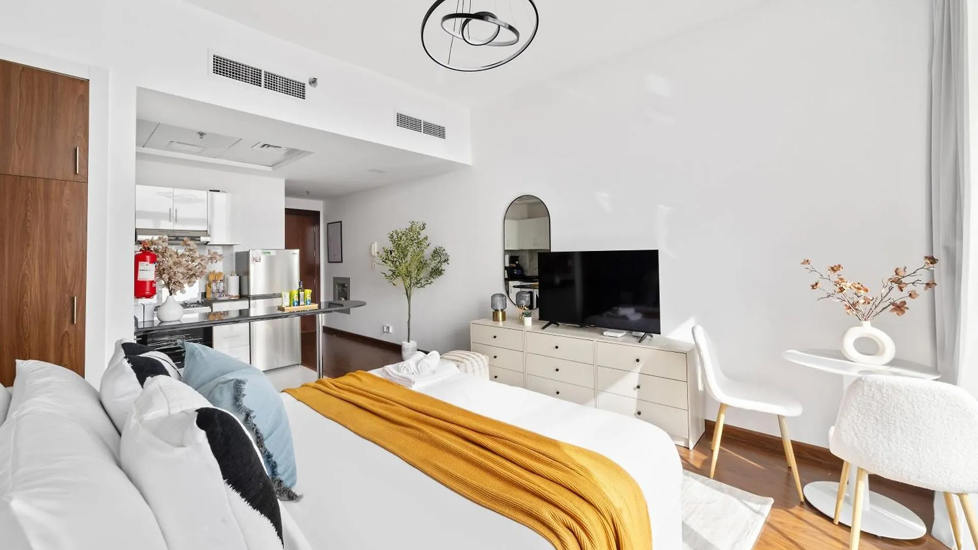 Silkhaus Luxury Studio Near Silicon Shopping Mall Dubai